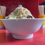 ラーメン二郎 三田本店 - 横から