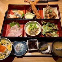 割烹本山サカナ - 海鮮松花堂御膳 2880円