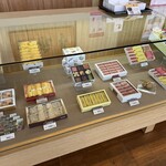六花亭 - 箱入りお菓子