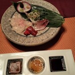 花仙庵 仙仁温泉 岩の湯 - お刺身　大岩魚、鯉のあらい、馬刺し(ウニが巻いて有った)