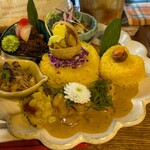 タケウチ - 海カレーは辛さ控えめでまろやかな味