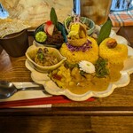 タケウチ - バラエティ豊か、見た目よいけど味も抜群。少し辛め