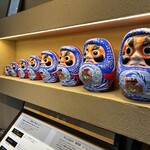 たんや善治郎 南町通り店 - 青だるまがお出迎え