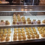 白髭のシュークリーム工房 - ショーケース