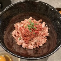 焼肉Nick - 周りのピンクはカールした鰹節です。
