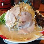 熟成豚骨ラーメン 豚骨麺屋一番軒 総本家 - メガもやしラーメン