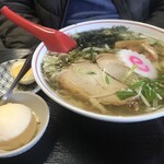 一本杉 - 白ラーメン（550円）