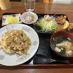 よこちゃん亭 - チャーハン鶏の唐揚げ