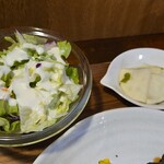 キッチン ブルー グローブ - サラダ、お新香のアップ