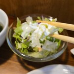 キッチン ブルー グローブ - サラダいただき