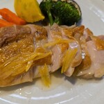 キッチン ブルー グローブ - 正面から、レモンピールと白ワインのソースはタップリ