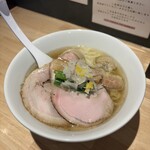麦処 八と丁 - 特製塩ラーメン