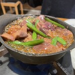 西新宿 ふじ屋 - レバ煮ラ