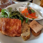 alfredo - 写真右側→カニのパテ