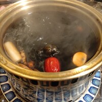 Shangri-La's secret ROPPONGI - 鍋のスープ（キノコから取っただし　無料で継ぎ足し）