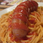 自家製ソーセージ＆麦酒 SARU BACON - ナポリタンのフランク