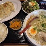 Raamen Sairyuu - お得なラーメンギョーザ定食