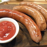 自家製ソーセージ＆麦酒 SARU BACON - フランクフルトとチョリソー