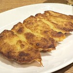 黒豚ぎょうざ酒場 米吉 - 