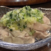 中国飯店 紫玉蘭 - 蒸し鶏のネギ塩ソース