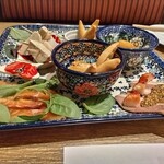 スペイン魚介バル - 前菜盛り合わせ　詳細は次写真ご参照