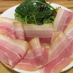 自家製ソーセージ＆麦酒 SARU BACON - 生ベーコン