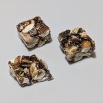 umami nuts  - ナッツ3種と黒糖　