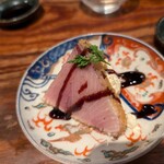 食堂TOMIDORI36 - サワラをフライにしてタルタルの上に乗せ！丸いお味のバルサミコ酢？