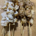 炭火やきとり 鳥信 - やげんなんこつともも塩焼き