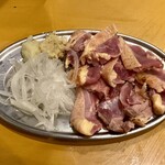 ホルモンちゃんスケ - 地鶏のたたき(650円)