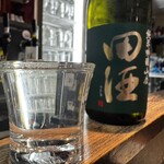 すし居酒屋 樽 - 2杯目は青森と言えばの田酒　純米吟醸