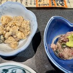 すし居酒屋 樽 - アンコウのとも和え、大間のマグロ