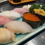 すし居酒屋 樽 - 上にぎりを頼もうと思ったら、ネタが少なかなったとのことで大将おまかせで