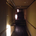 宝巌堂 - 下の湯に続く長い階段