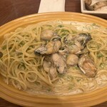 立飲・ビストロシン サンテ - 牡蠣のクリームパスタ