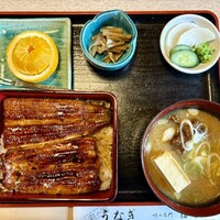 満寿家 - 鰻重、鯉こく、蓮根のきんぴら、お新香、フルーツ 満寿家 - 鰻重、鯉こく、蓮根のきんぴら、お新香、フルーツ
