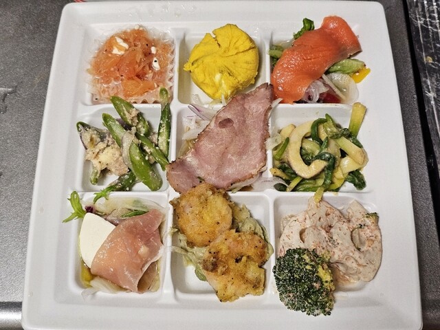 八百屋GOHANいした弘前店 &ndash; 新鮮な惣菜・デリカテッセン