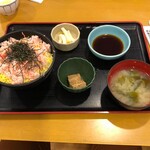 賀露港・市場食堂 - 