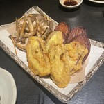 くいもの屋わん - さつま揚げ、芋の天ぷら、わかさぎの唐揚げ