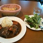 シェ・アンドレ・ドゥ・サクレクール - 牛肉のビール煮込み　：今日の料理