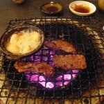 Binchousumibi Horumon Yaki Shichirin - にんにく焼いてます。