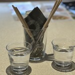 シロ カフェ - カトラリーとナプキン