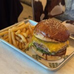 THE GREAT BURGER STAND - ヒッコリーバーガー＋チェダーチーズ