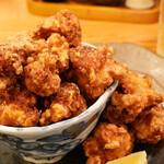 やきとん多吉 - 丼から溢れる唐揚げ！