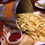 ダイニング&バー ハルレイ - バケツDEぶっちゃけポテトフライ
