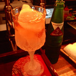 串揚げはやし - ソフトドリンクもペリエやジンジャーエールが置いてあるようです。もちろん、チョイスしたのはもちろんウィルキンソンの辛口。