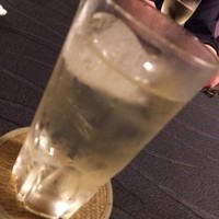 閑臥庵 - お寺さんの中にある京料理とBARのお店ですが、今回はBARも一杯で奥の個室で飲ませてもらいましたが、三百年の歴史のある素晴らしい建築物、そしてあの枯山水の庭園の中で今度は京普茶料理を食べてみたいです！