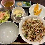 味路久 - 飛騨豚しゃぶ胡麻味噌ダレまぶし　¥1,408