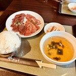 七輪炭火焼肉 牛ぎゅう - 和牛カルビ&ハラミ定食
