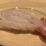 温石 - 「蟹しゃぶを食べるように一口でどうぞ」と杉山さんから一言。赤座海老、とんでもないく美味しい海老。どこまでも透き通るような甘味と旨味。最後の晩餐でどの海老を食べますか？赤座海老と言ってしまいそう。